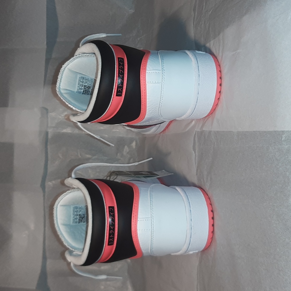 adidas Originals Brand NEW with Tag, Men 11.5 = Women 13 - Picture 3 of 11